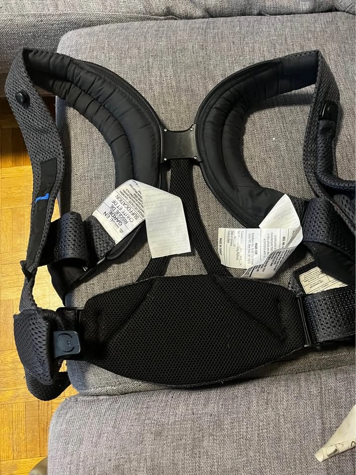 Baby Bjorn carrier - photo 4