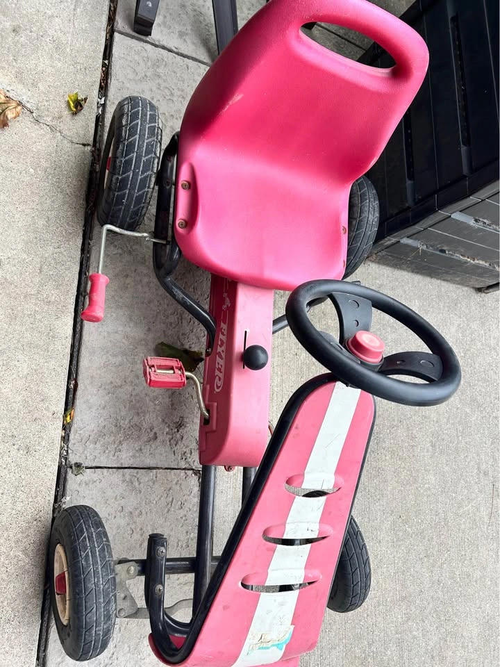 Radio Flyer Pedal Go-Kart - photo 2