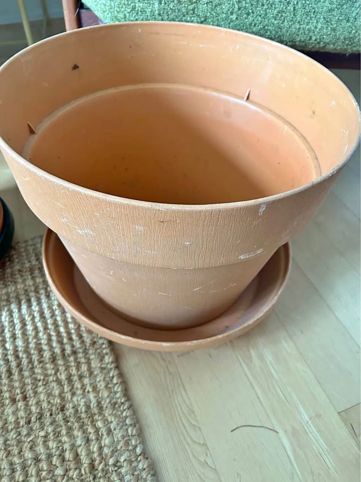15x12“ large Plastic Planter with Saucer