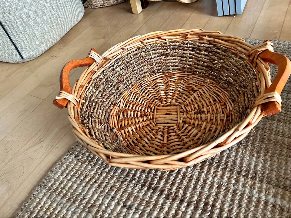 15x5“ Round Wicker Basket with Wooden Handles