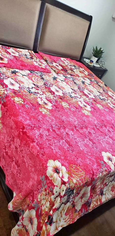 Winter King Size Bed Sheet with Pillows Included