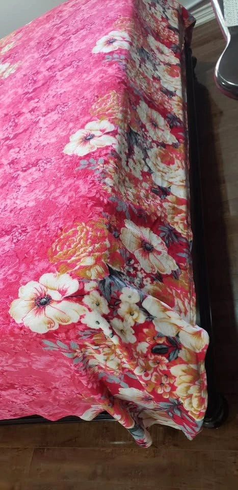 Winter King Size Bed Sheet with Pillows Included - photo 3