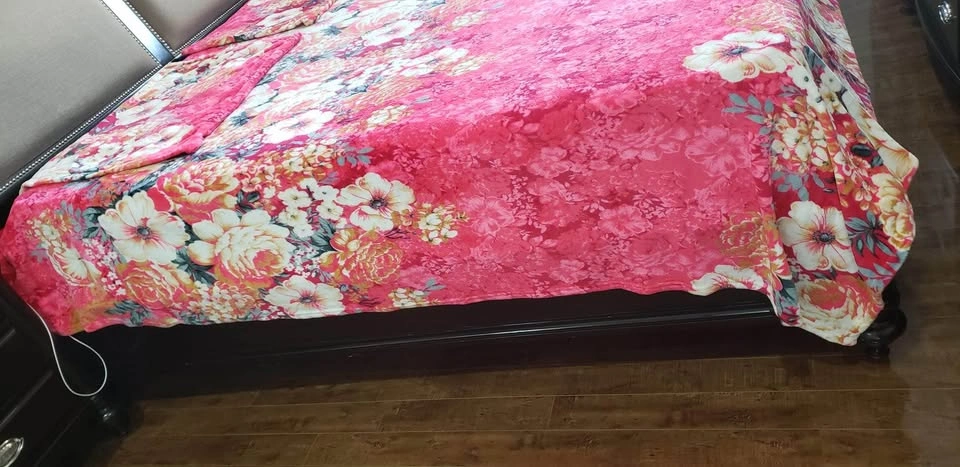 Winter King Size Bed Sheet with Pillows Included - photo 5