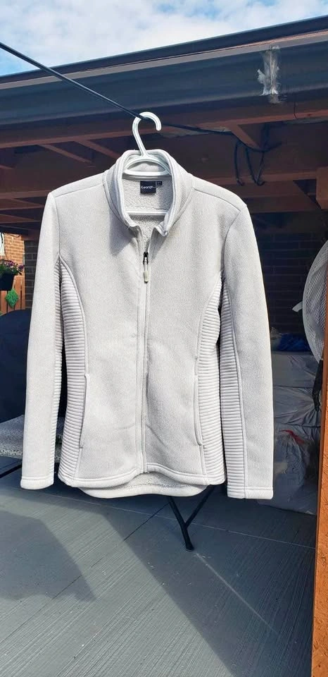 Women’s Grey Fleece Zip-Up Jacket (Large)