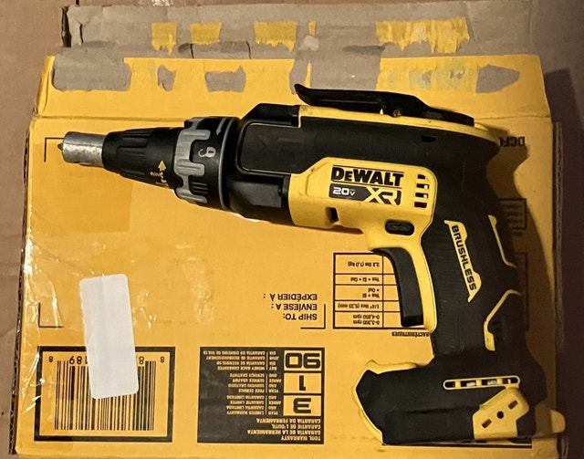 DeWalt 20V MAX XR Brushless Drywall Screw Gun DCF630B - photo 2