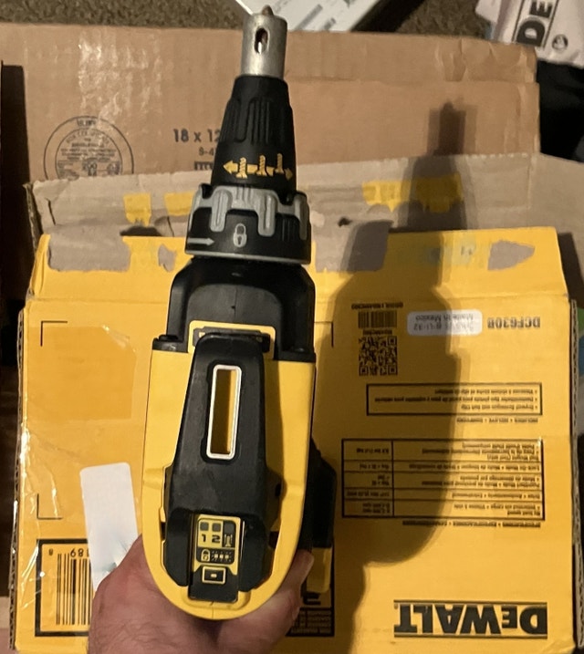 DeWalt 20V MAX XR Brushless Drywall Screw Gun DCF630B - photo 3