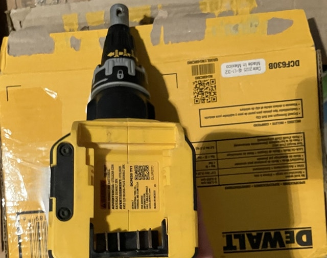 DeWalt 20V MAX XR Brushless Drywall Screw Gun DCF630B - photo 4