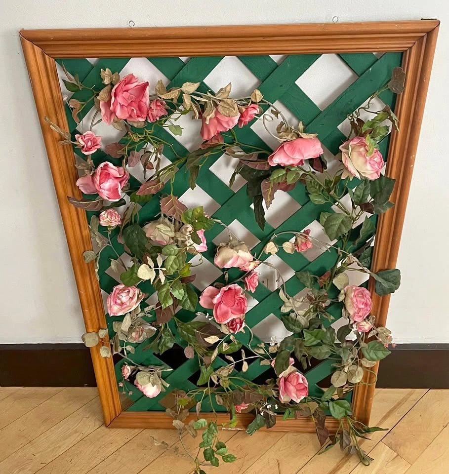 25x36” frame with lattice and fake roses with leaves