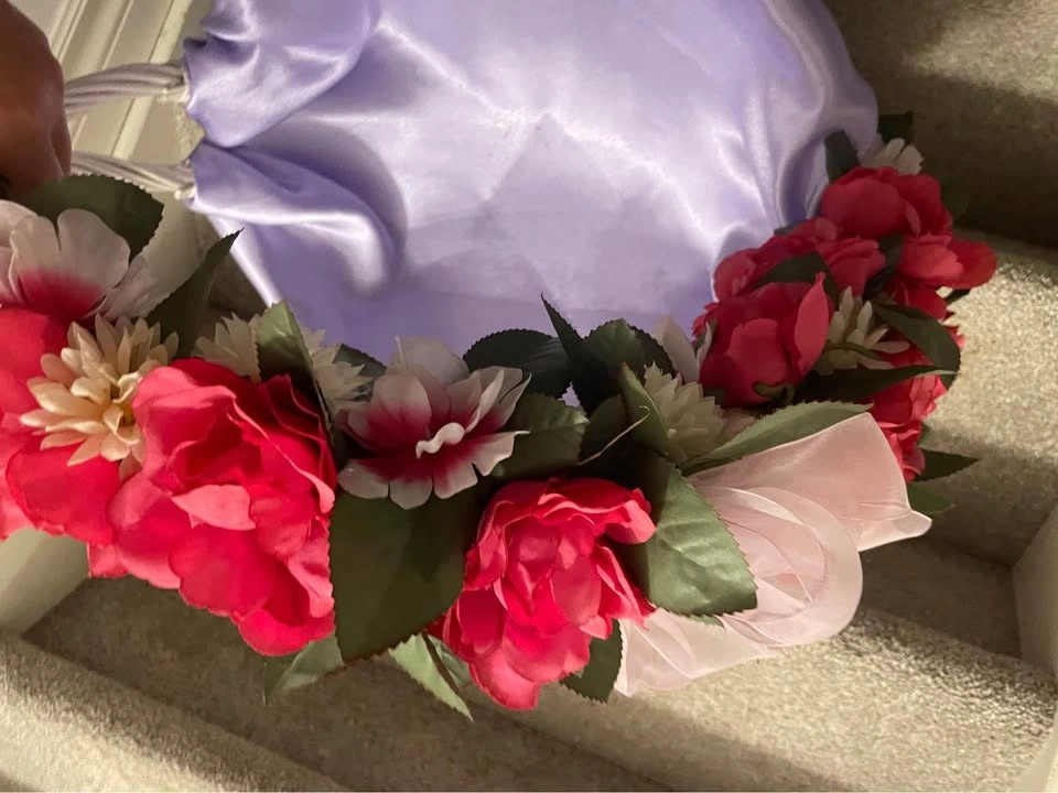 Gorgeous large 16” basket with fake flower decor - photo 3