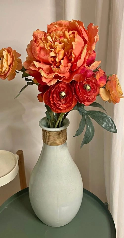 Gorgeous 28” fake ranunculus and peony flowers in glass vase