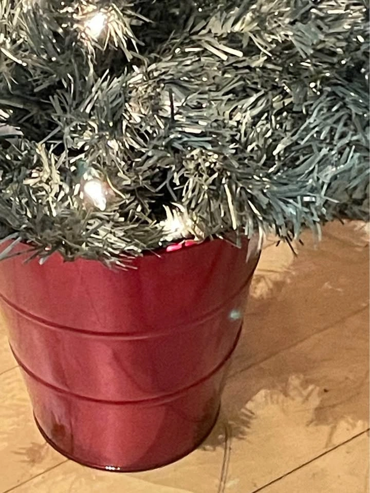26” pre lit fake Christmas tree in red metal planter - photo 2