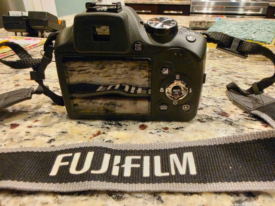 Fujifilm FinePix SL240 24x Zoom Camera + Bag, 2 Batteries & Acce - photo 5