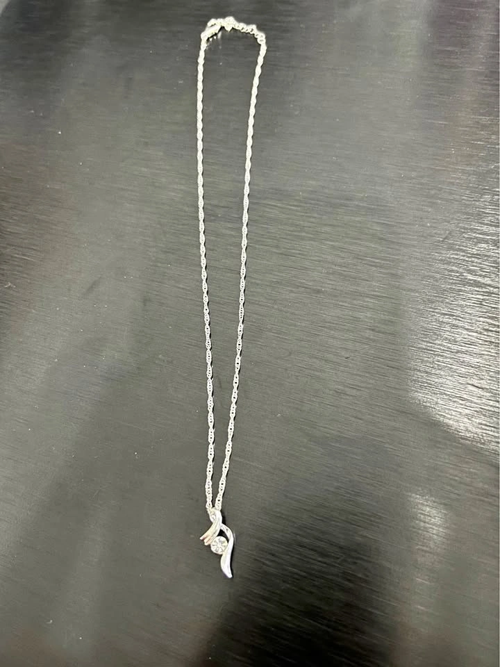 Hollow Teardrop Pendant Necklace