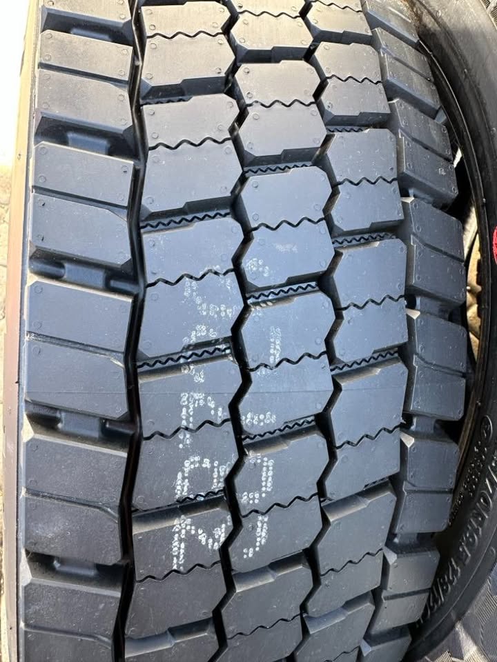 225/70R19.5, 14 PLY, (x6 TIRE) CONTINENTAL HDR5 BRAND NEW - photo 4