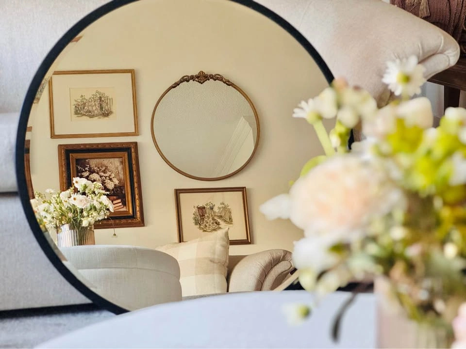Round Decorative Wall Mirror W/Black Metal Frame - photo 3