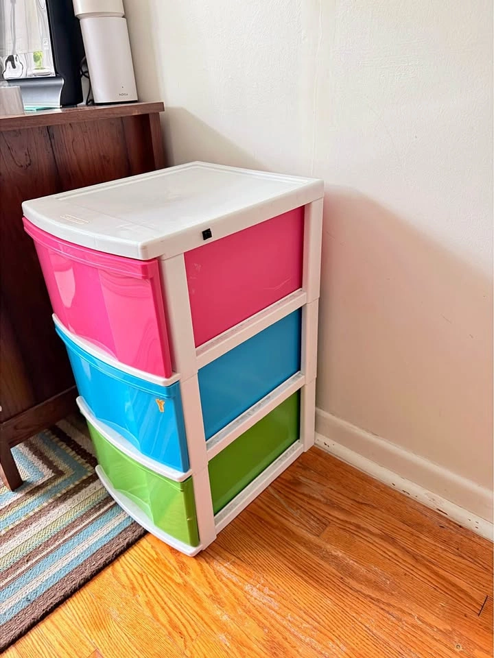Sterlite plastic drawers