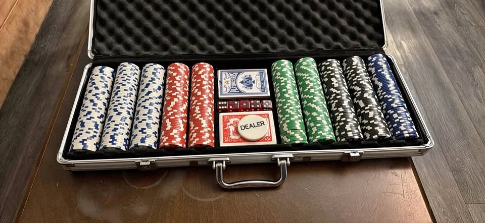 High Quality 11.5 gram Poker Chips Set with Silver Case