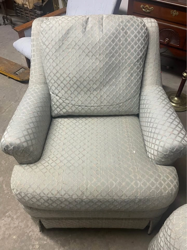 Pair of comfy Arm Chairs - photo 3
