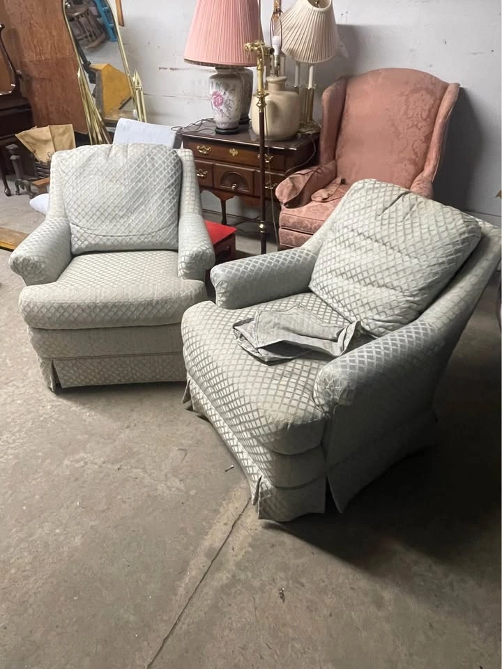 Pair of comfy Arm Chairs - photo 4