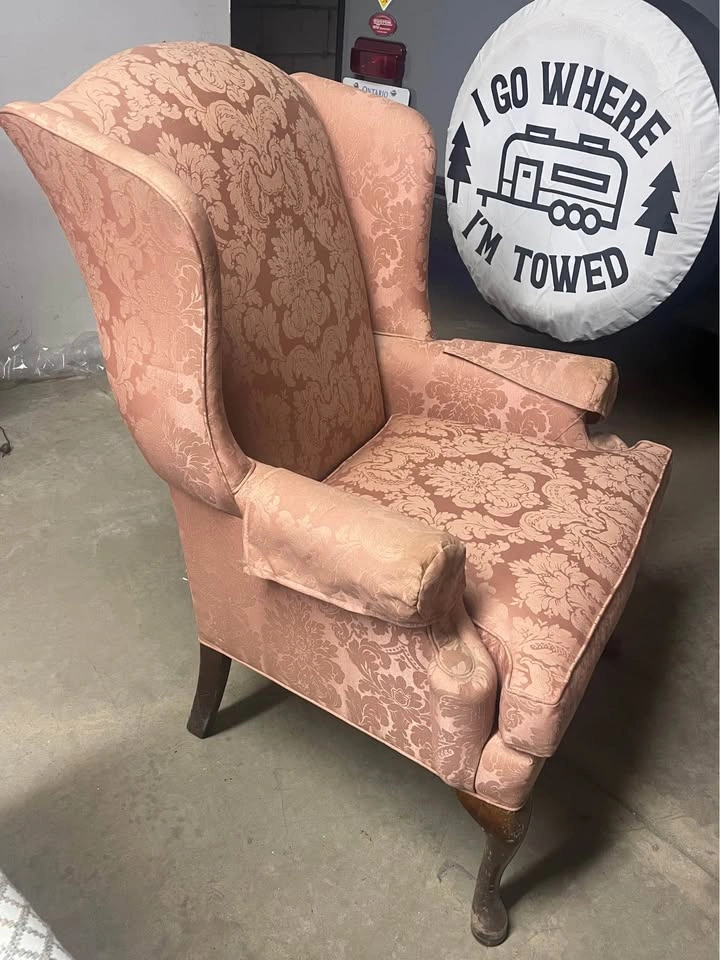 Vintage Damask Wingback Armchair - photo 2