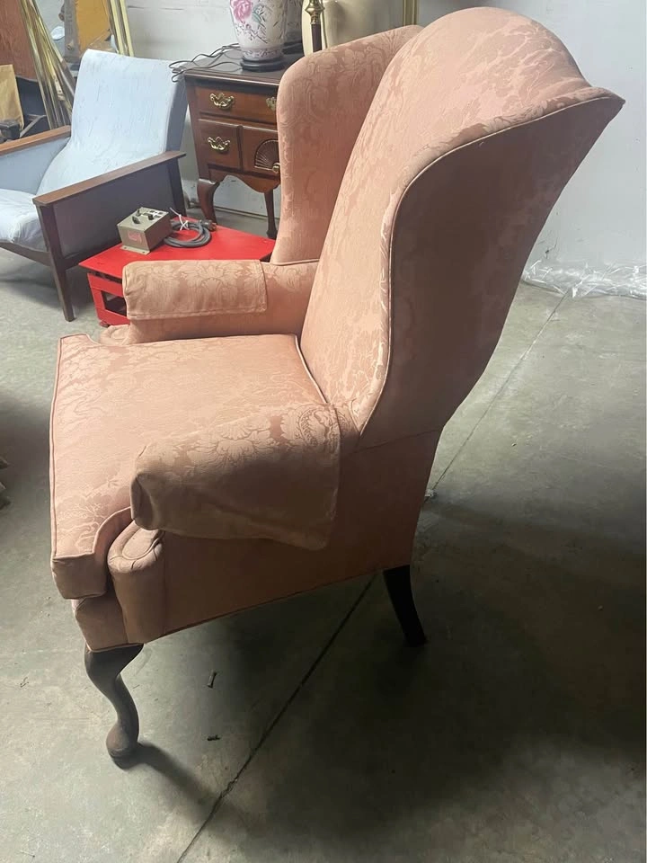 Vintage Damask Wingback Armchair - photo 3