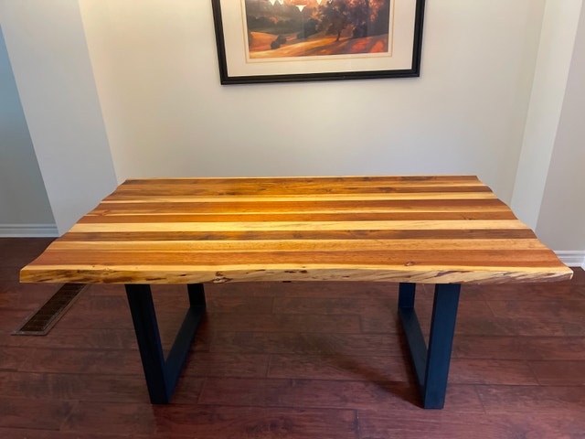 Moving Sale – Solid Wood Live-Edge Dining Table (180 × 95 cm)