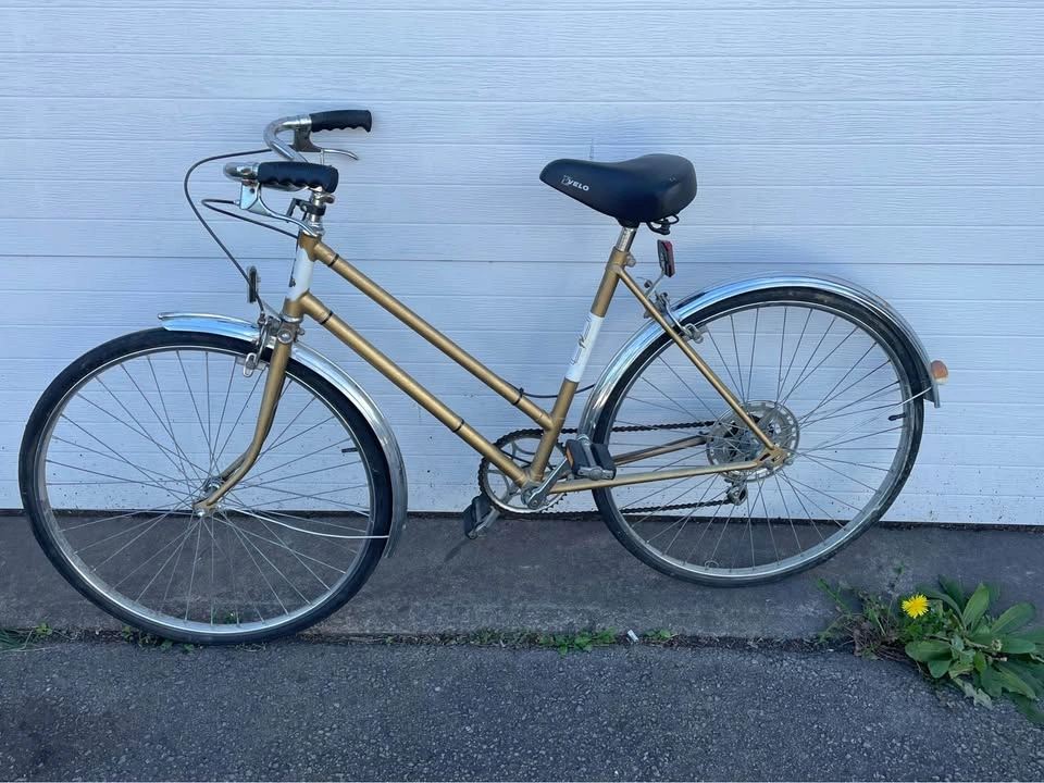 Vintage 5 speed Raleigh step through bike - photo 2