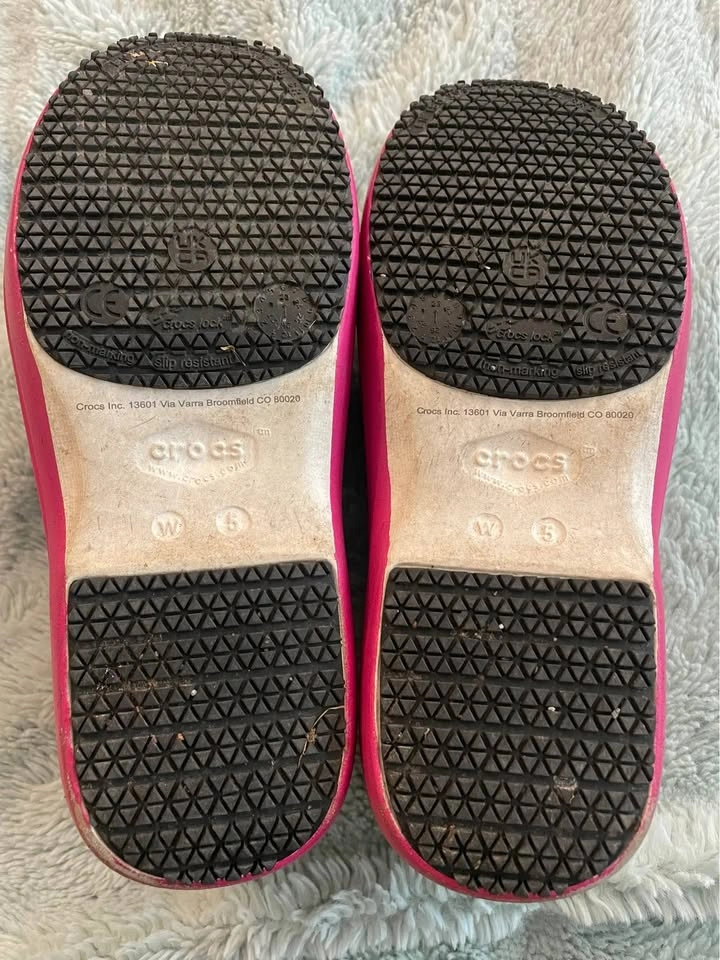 Lisa Frank x Crocs Leopard Print Women's Size 5 - photo 4