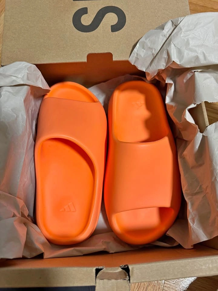 Adidas Yeezy Slide Enflame Orange – Size 5 – BNIB