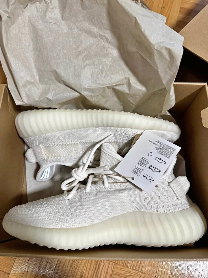 Yeezy Boost 350 V2 Bone – Size 5 – BNIB