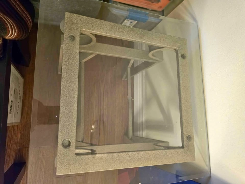 Glass coffee table - Square