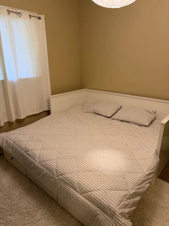 IKEA HEMNES Daybed + 2 Twin Mattresses - photo 2