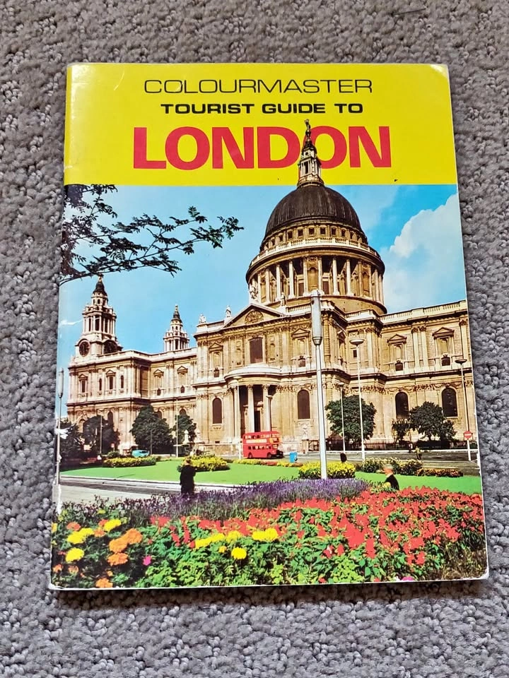 Tourist Guide to London England UK - Colourmaster Book