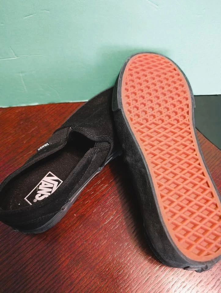 Vans Trainers Black (Size EUR41, US Womens 10/Mens 8.5) - photo 2