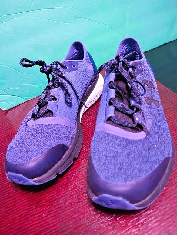 Womens Under Armour Sneakers Indigo (Size 9.5)