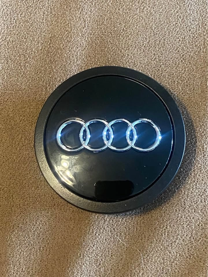 Audi logo center caps - photo 3