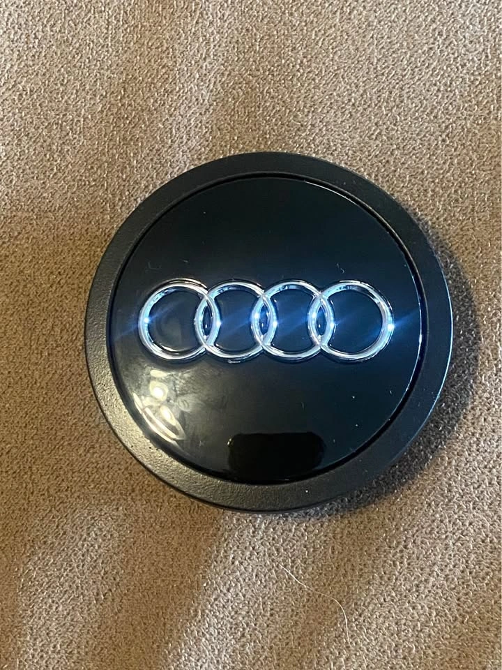 Audi logo center caps - photo 4
