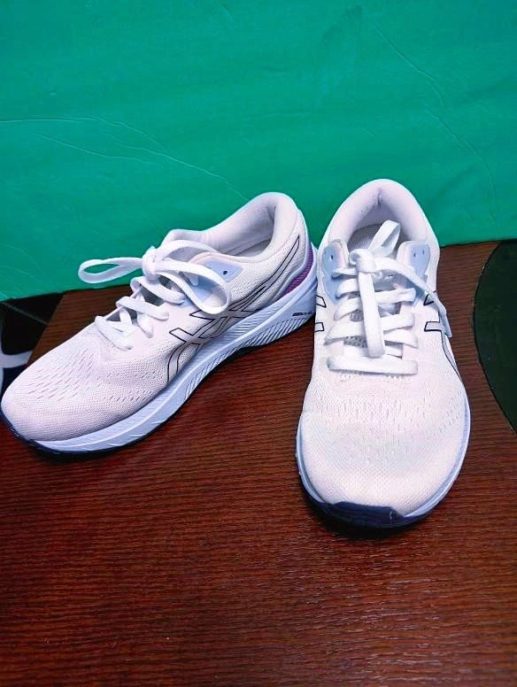 Womens Asics Lite Sneakers White (Size EUR 41.5 / US 9.5)