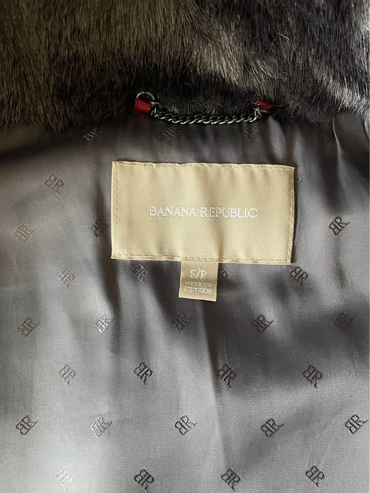 Banana Republic Faux Fur Vest - photo 2