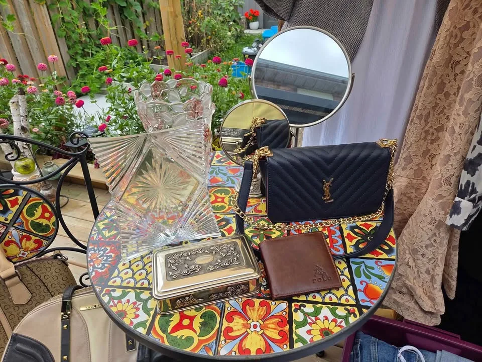 CLOTHING & DECOR SALE image indicator(4)