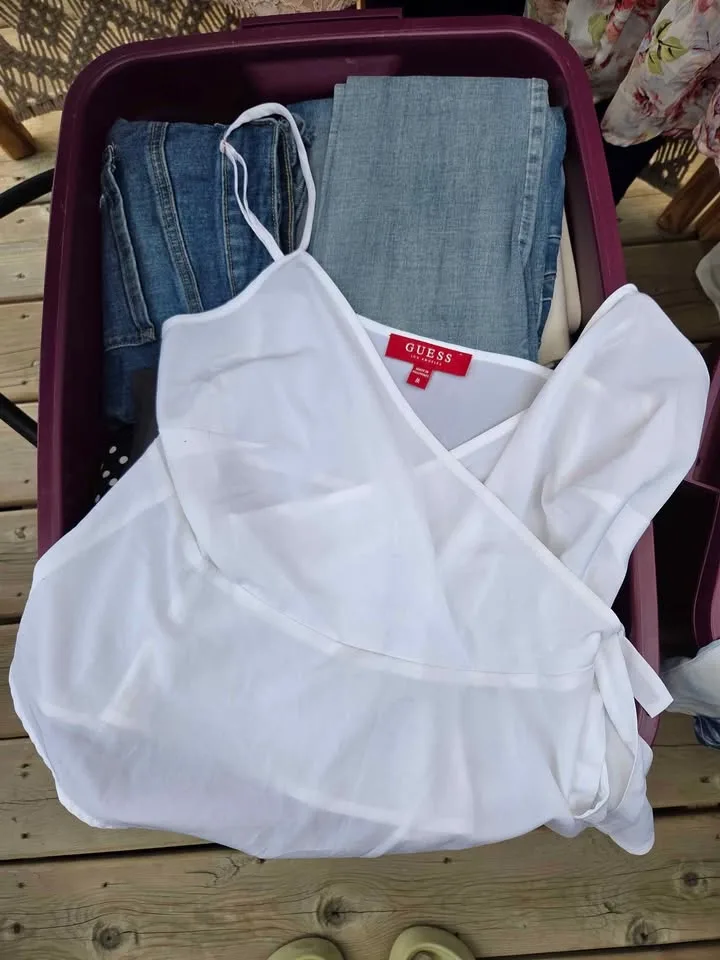 CLOTHING & DECOR SALE image indicator(6)