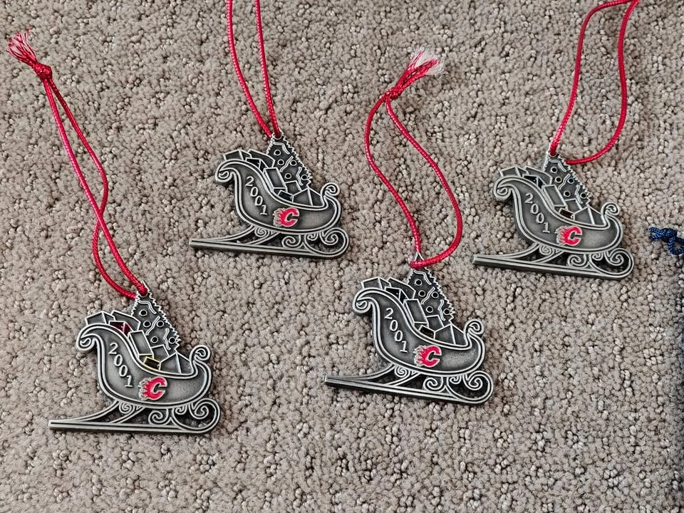 Calgary Flames 2001 NHL Hockey Christmas Holiday Ornament 4 Pcs - photo 2