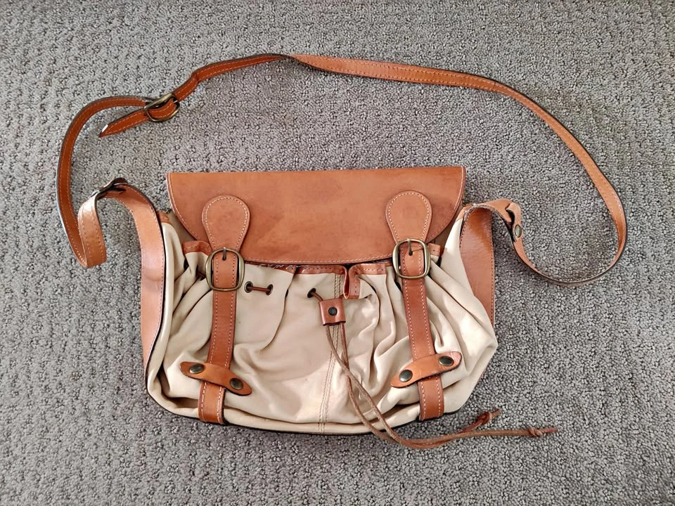 Vintage Women Brown and Beige Leather Shoulder Purse / Bag