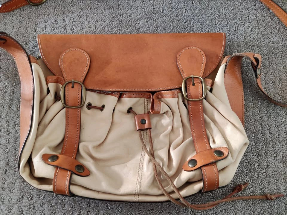 Vintage Women Brown and Beige Leather Shoulder Purse / Bag - photo 2