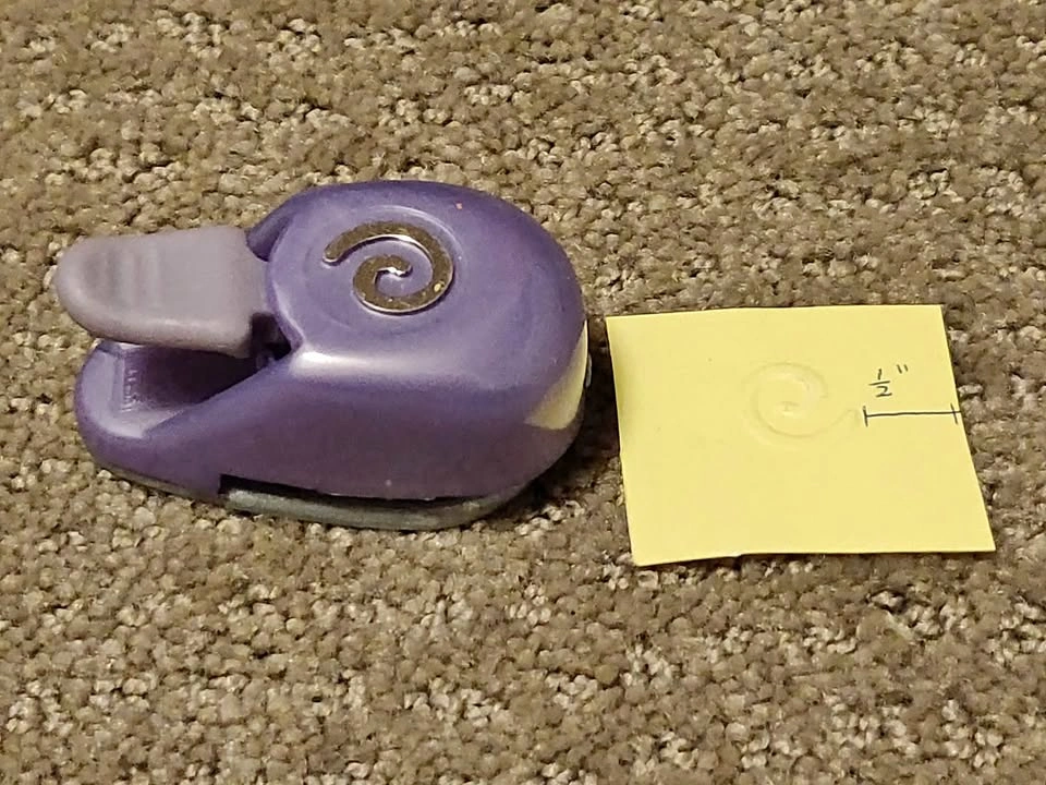 Craft Paper Punch / Punches / Punchers - Emboss Swirl