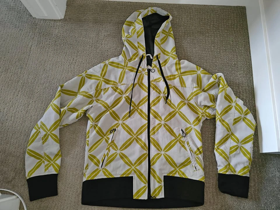 Women Keva Zipper Summer / Spring Jacket with Hood - Size Medium