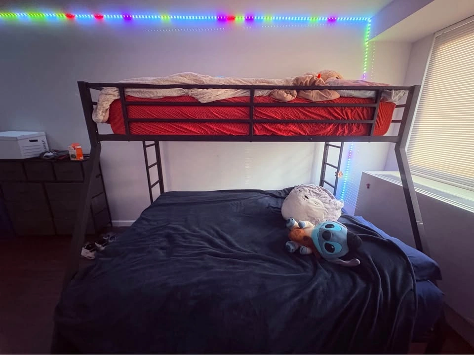Twin/queen Bunk Bed - photo 4