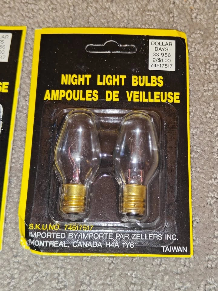 Vintage Night Light Bulbs (7–7.5W, C7 Base) – Lot of 3 Bulbs - photo 2