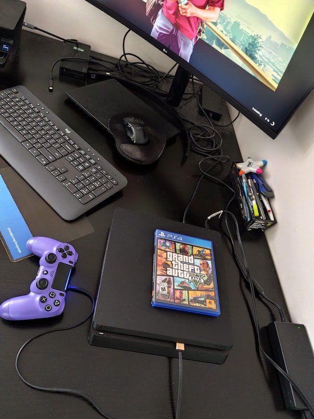 PlayStation 4 Slim 1TB w/game - photo 4