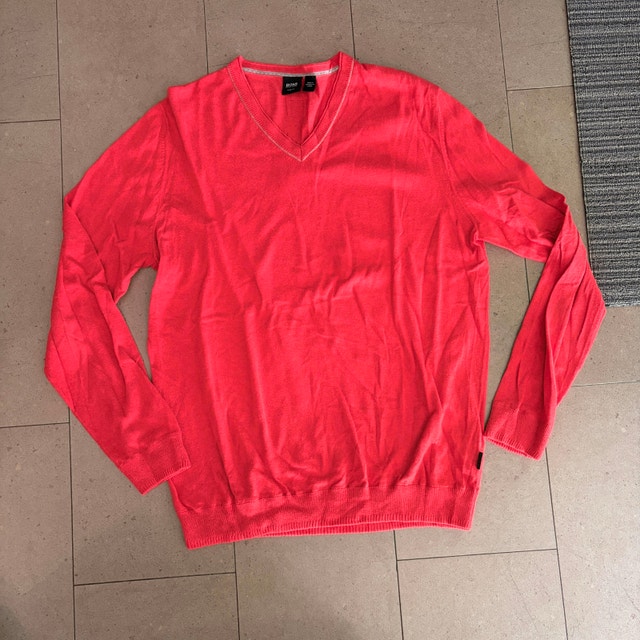 Hugo Boss Men's Salmon/Coral V-Neck Cotton/Silk Sweater - XL